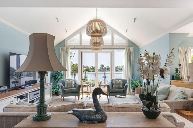 Living area to deck