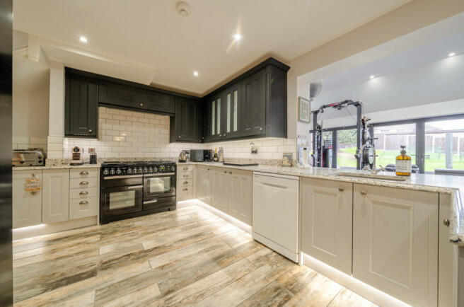 1387769-10-694147...