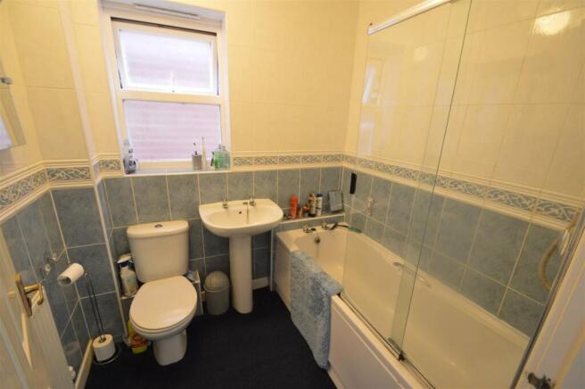 Bathroom.JPG