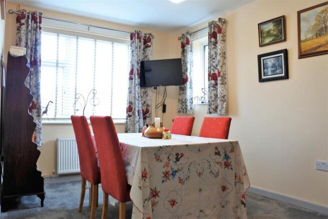 BED 2/DINING RM