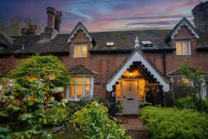 2, Rectory Cottages, Grovehurst Park, Kenilworth CV8 2LF