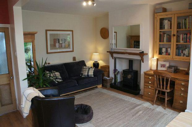 LIVING/DINING AREA