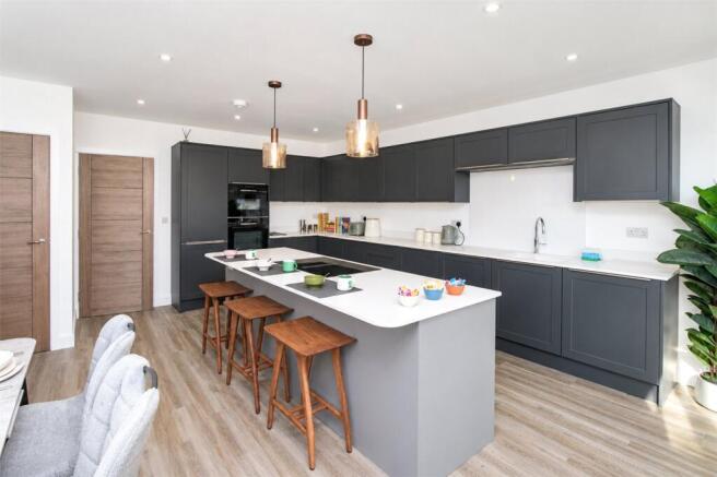 Crescent Road, Leigh-on-Sea, Essex, SS9 photo 2