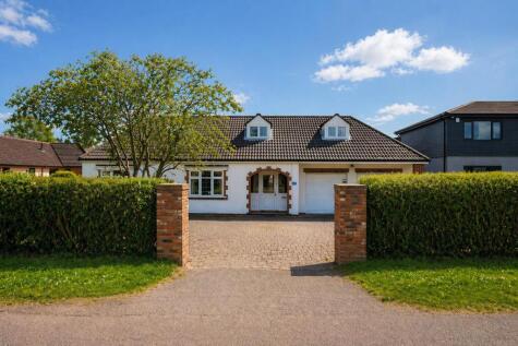 Avenue Road, Rushden, NN10 0SW