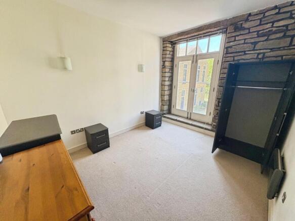 2 bed Apartment for sale Image 8