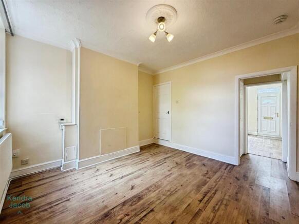 3 bed Semi-Detached for sale Image 7