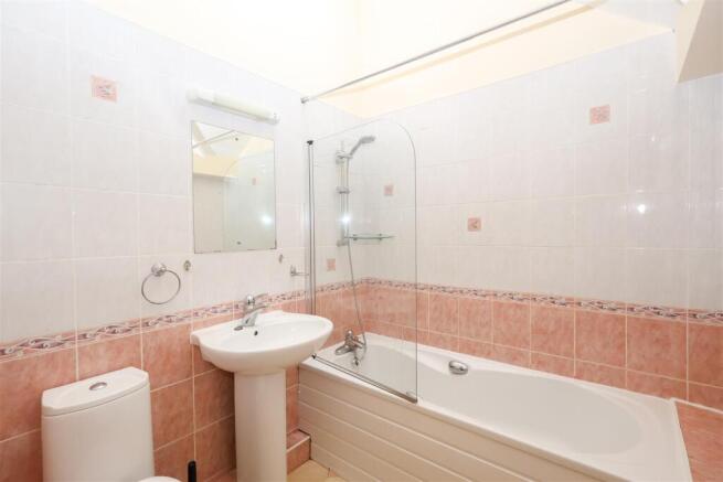 2 bed Apartment for sale Image 7