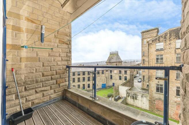 2 bed Penthouse for sale Image 11