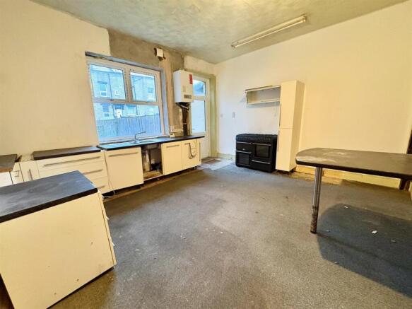 4 bed Terraced for sale Image 4