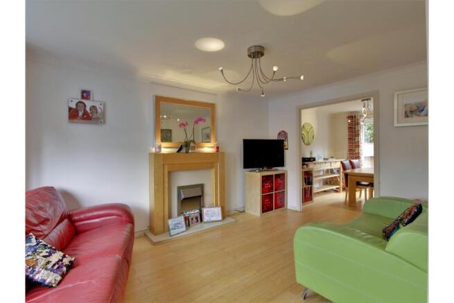 Lounge/Dining Room
