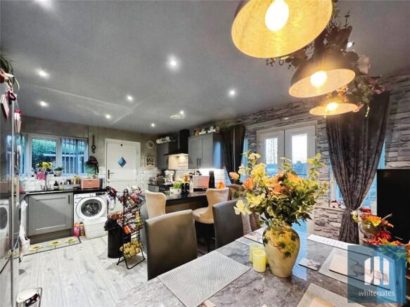 3 bed Semi-Detached for sale Image 6