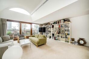 710, Willoughby House, Willoughby Highwalk, Barbican, London EC2Y 8BN