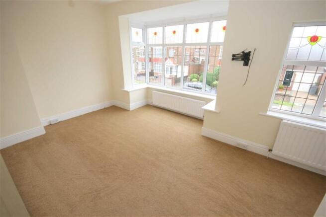 FRONT DOUBLE BEDROOM