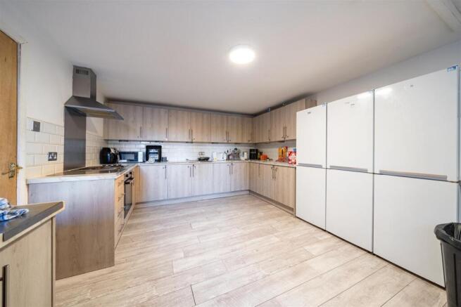 25241-09 Langham House_008