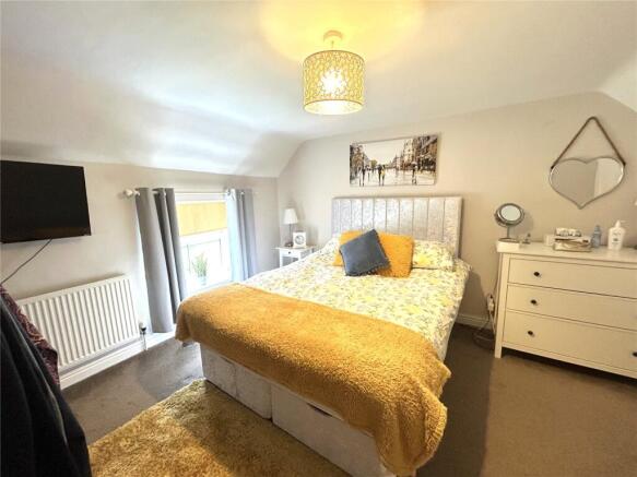 3 bed Detached to rent Image 5