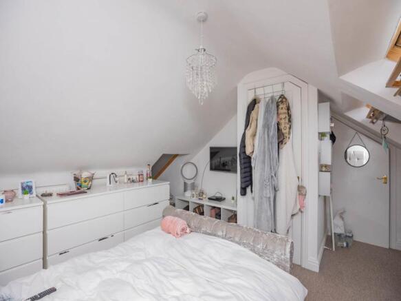 9 Thetford Avenue