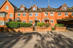 3, Scotts Mews, Priory Road, Ascot SL5 8SA