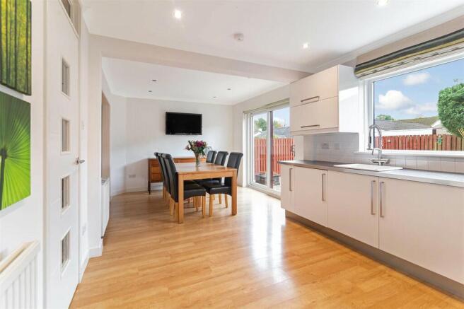 Kitchen/Dining