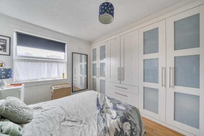 1424705-7-69aaa76...