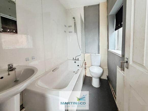 4 bed Semi-Detached for sale Image 4