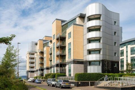 4/11 Western Harbour Place, Edinburgh, EH6 6NG