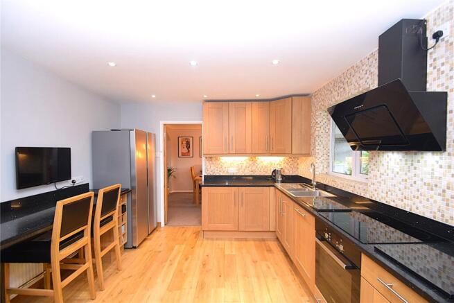4 bed Detached for sale Image 11