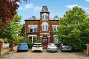 1, 11 Thurston House, Birdhurst Road, South Croydon CR2 7EF