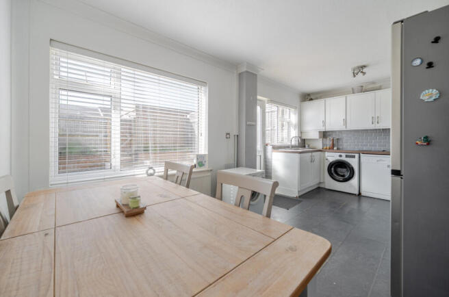 1425744-11-69bad4...