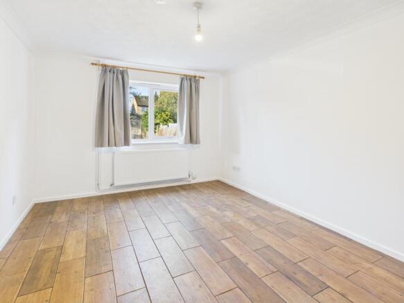 CAM02519G0-PR0375-STILL007