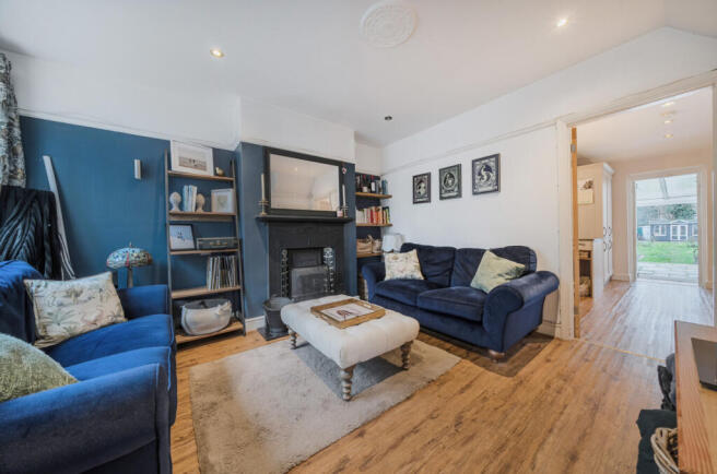 1387672-22-693c4c...