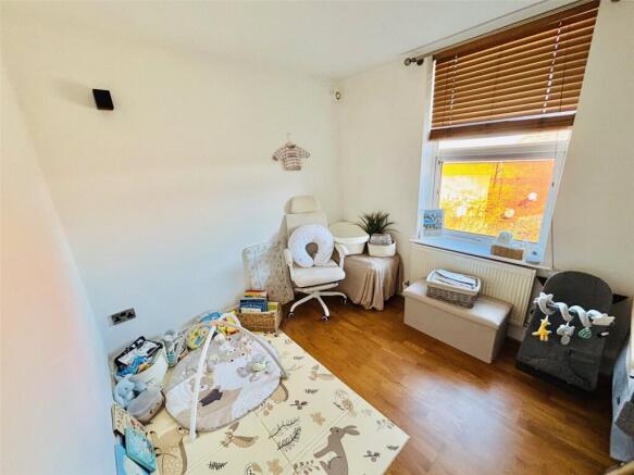 2 bed Flat for sale Image 6