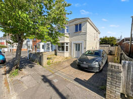 1, Gleadowe Avenue, Christchurch BH23 1LR