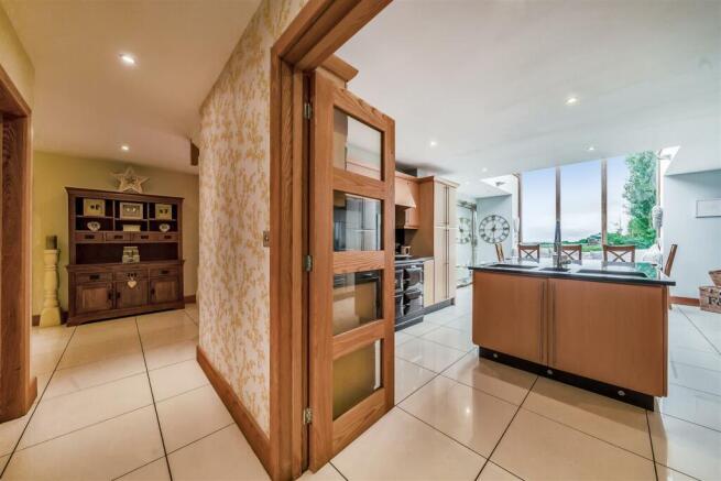  Breakfast Room