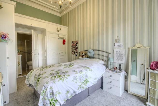 1 bed Apartment for sale Image 5