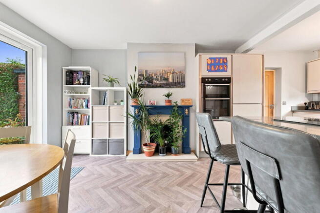 3 bed Semi-Detached for sale Image 8