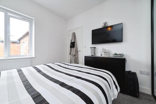 1 bed Flat for sale Image 11