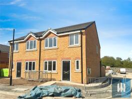 8, Waterside Way, South Elmsall, Pontefract WF9 2GQ