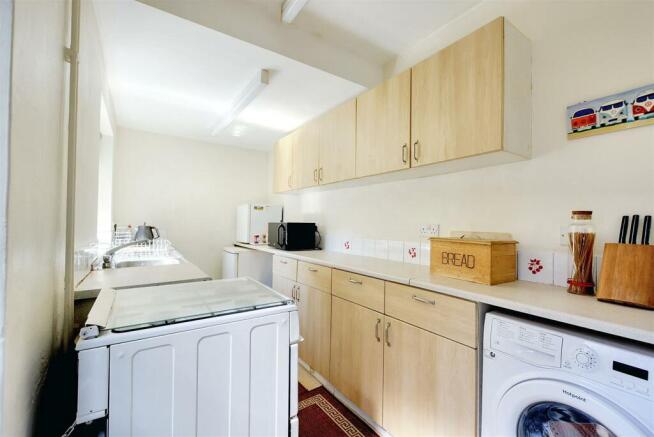 Kitchen_1.jpeg