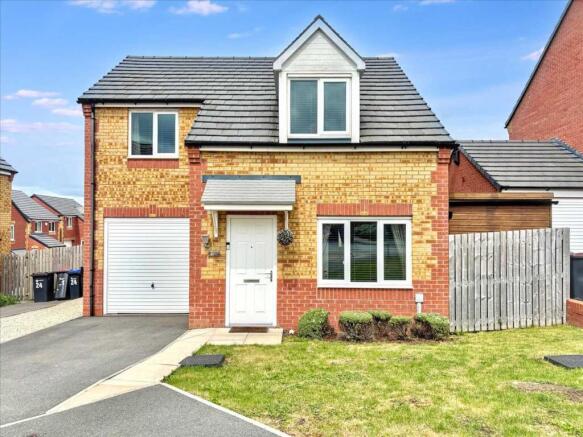 3-bed detached on Manderley Gardens, Sutton in Ashfield, £250,000