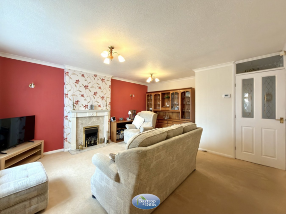 2 bed Semi-Detached Bungalow for sale Image 6
