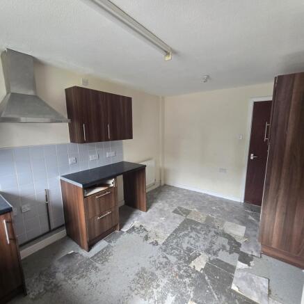 3 bed Semi-Detached for sale Image 5