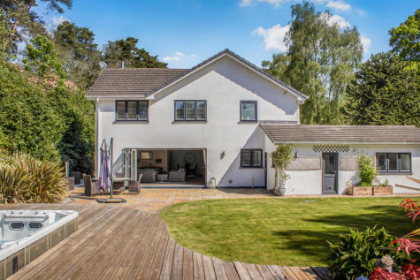 Egmont Drive, Ringwood, Dorset, BH24