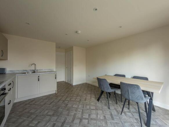 2 bed Semi-Detached for sale Image 5