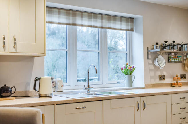 -699dd8ed84838-l-1410121-4-699c81f80d1f9