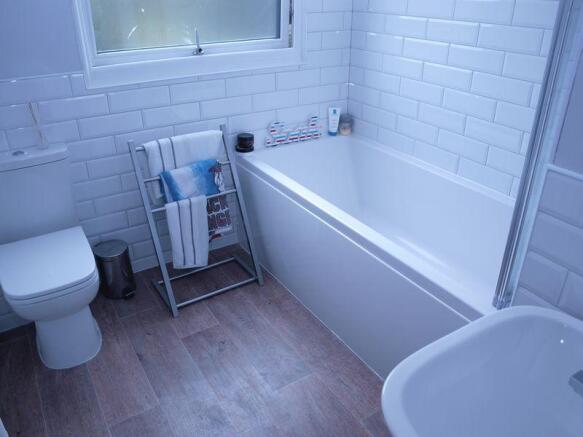 Family Bathroo...