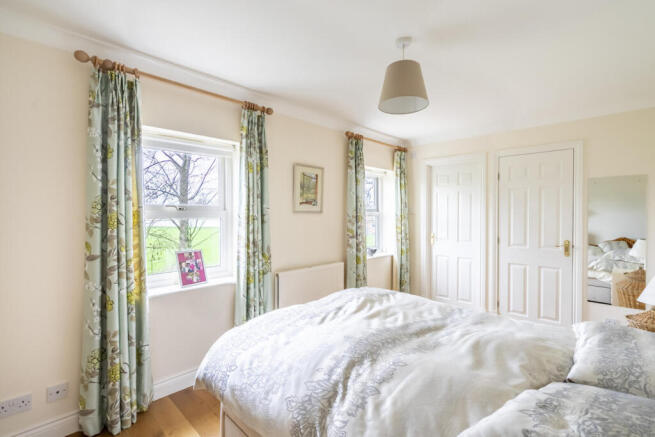 3 bed Town House for sale Image 12