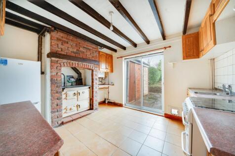 Vineyard Road, Newport, TF10