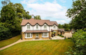 Wayside Cottage, Wayside, Chipperfield, Kings Langley WD4 9JJ