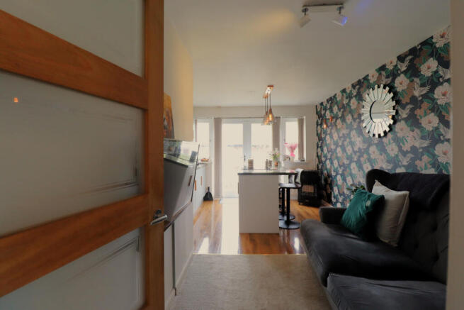5 bed Detached for sale Image 12