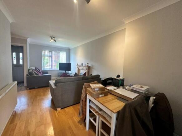 2 bed Semi-Detached to rent Image 4